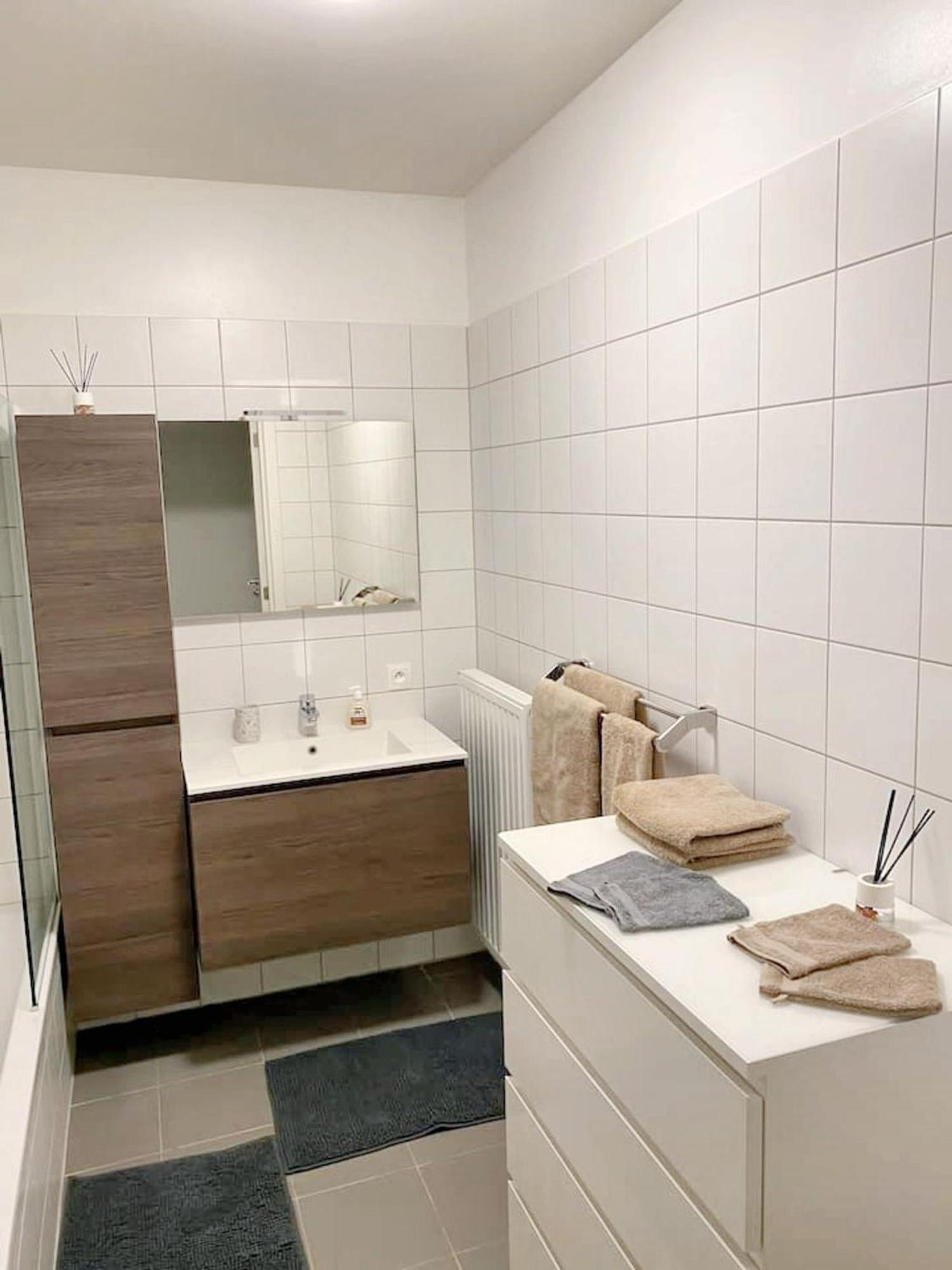 Modern Apartment In Cureghem Anderlecht 134 M² + Terrace Bryssel Exteriör bild