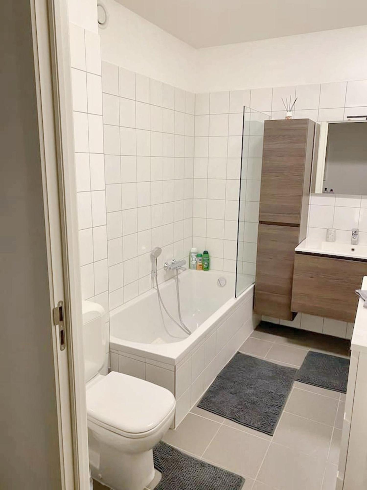 Modern Apartment In Cureghem Anderlecht 134 M² + Terrace Bryssel Exteriör bild