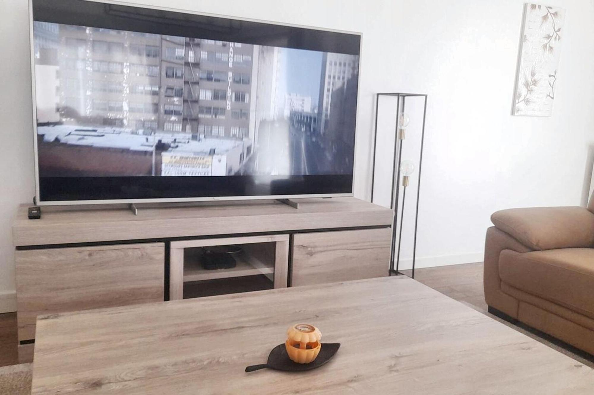 Modern Apartment In Cureghem Anderlecht 134 M² + Terrace Bryssel Exteriör bild