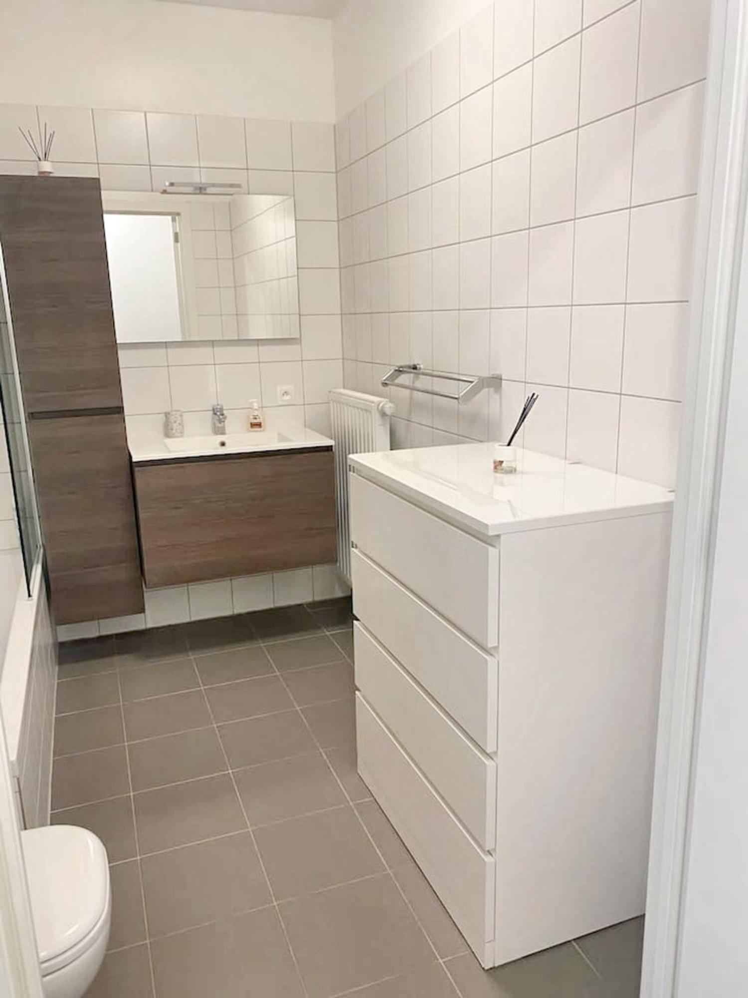 Modern Apartment In Cureghem Anderlecht 134 M² + Terrace Bryssel Exteriör bild